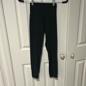 !! Lululemon ribbed leggings size 2 !!
